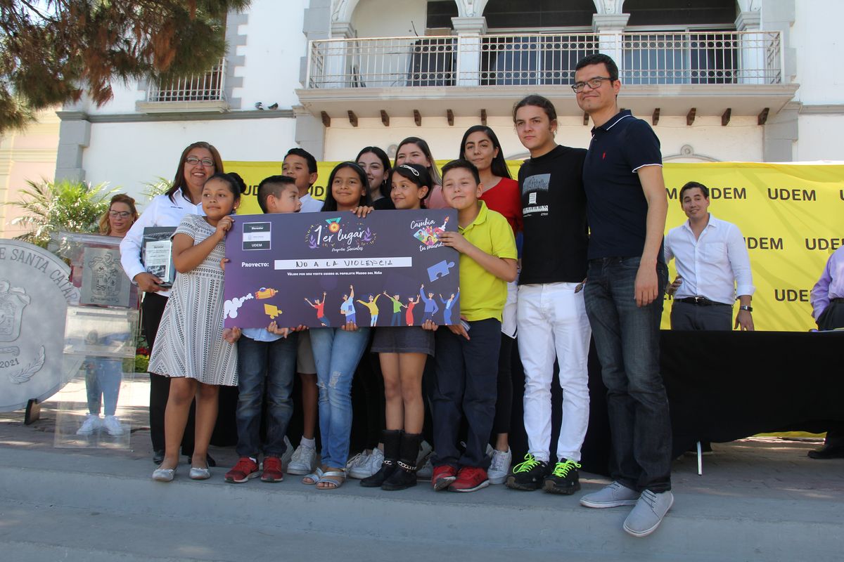 Ganadores con el proyecto "No a la violencia"