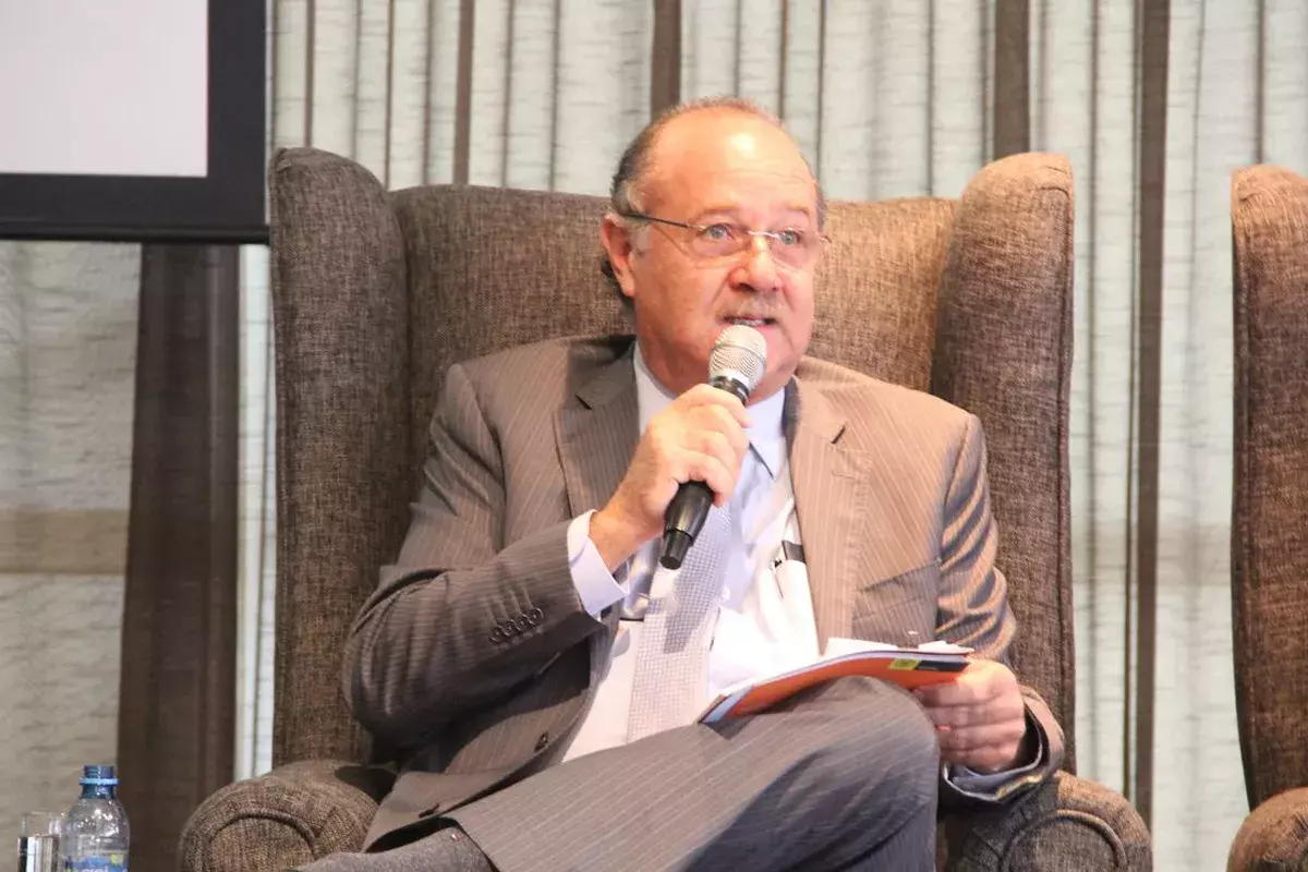 Fotografía de charla en la inauguración del Doctorado en Derecho