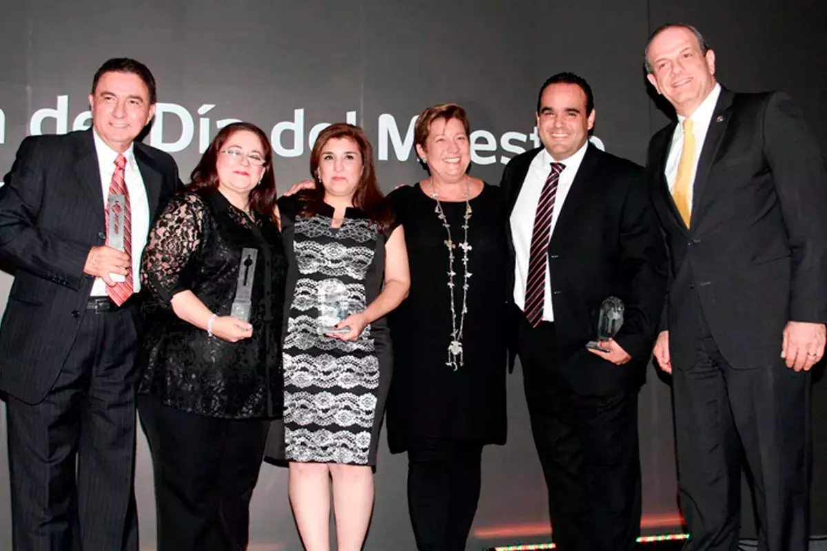 Ganadores del Premio Pro Magistro Roberto Garza Sada 2016