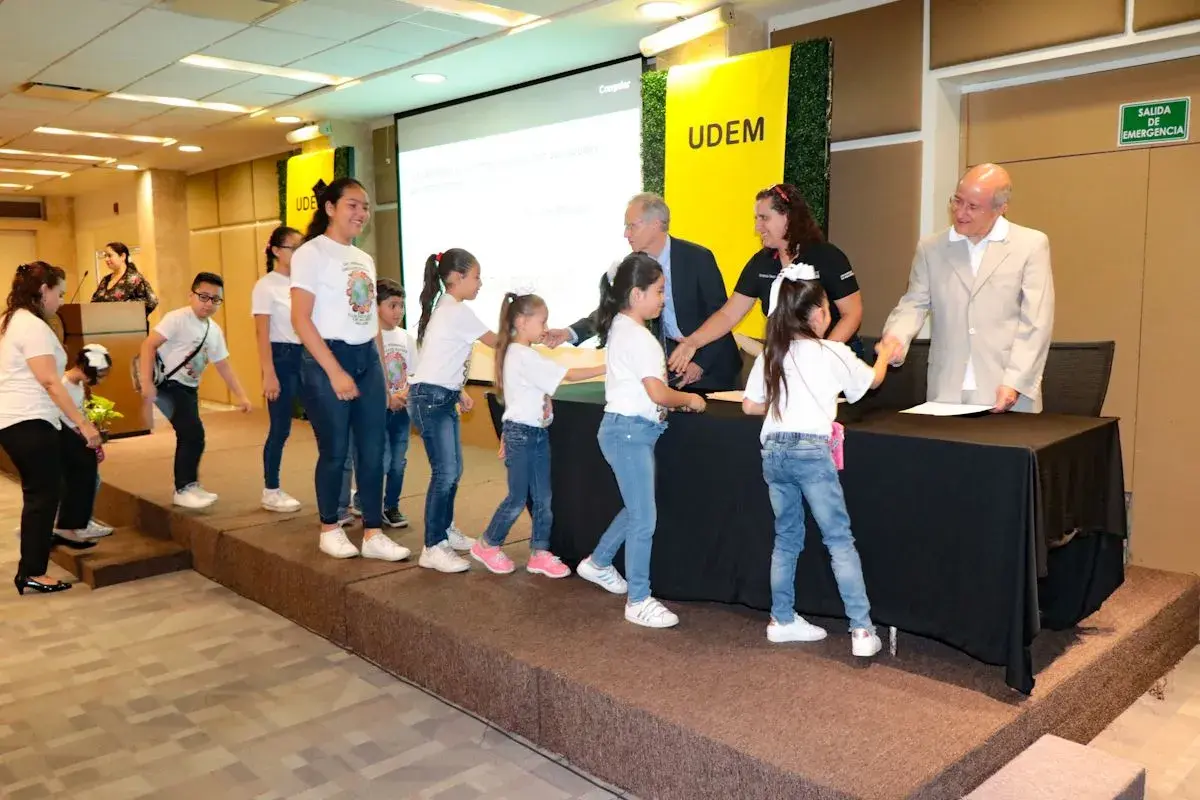 Archivo UDEM