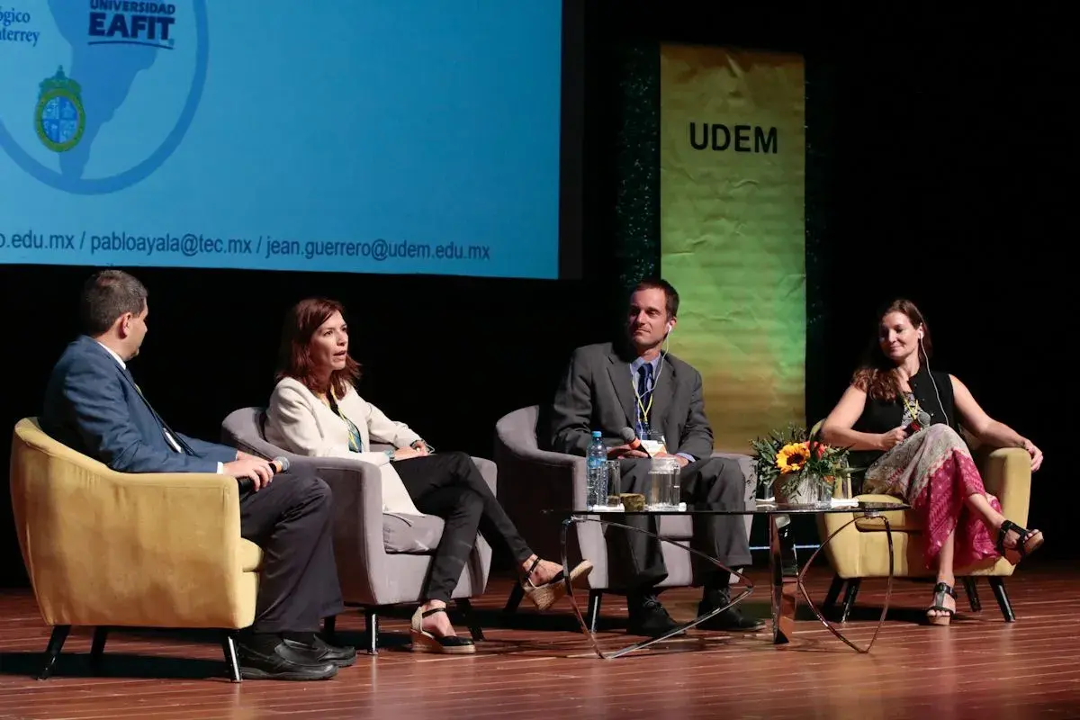 Archivo UDEM