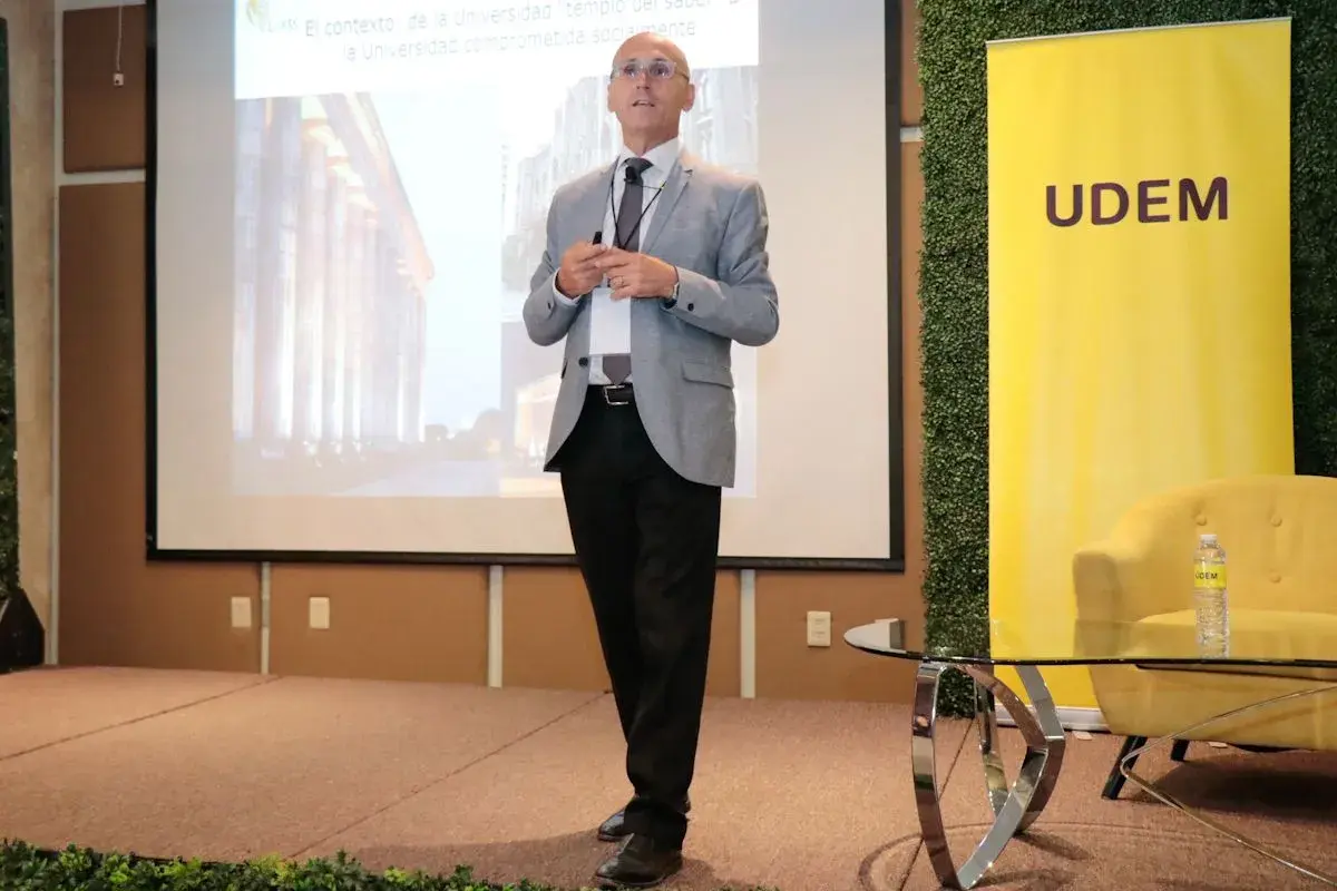Archivo UDEM