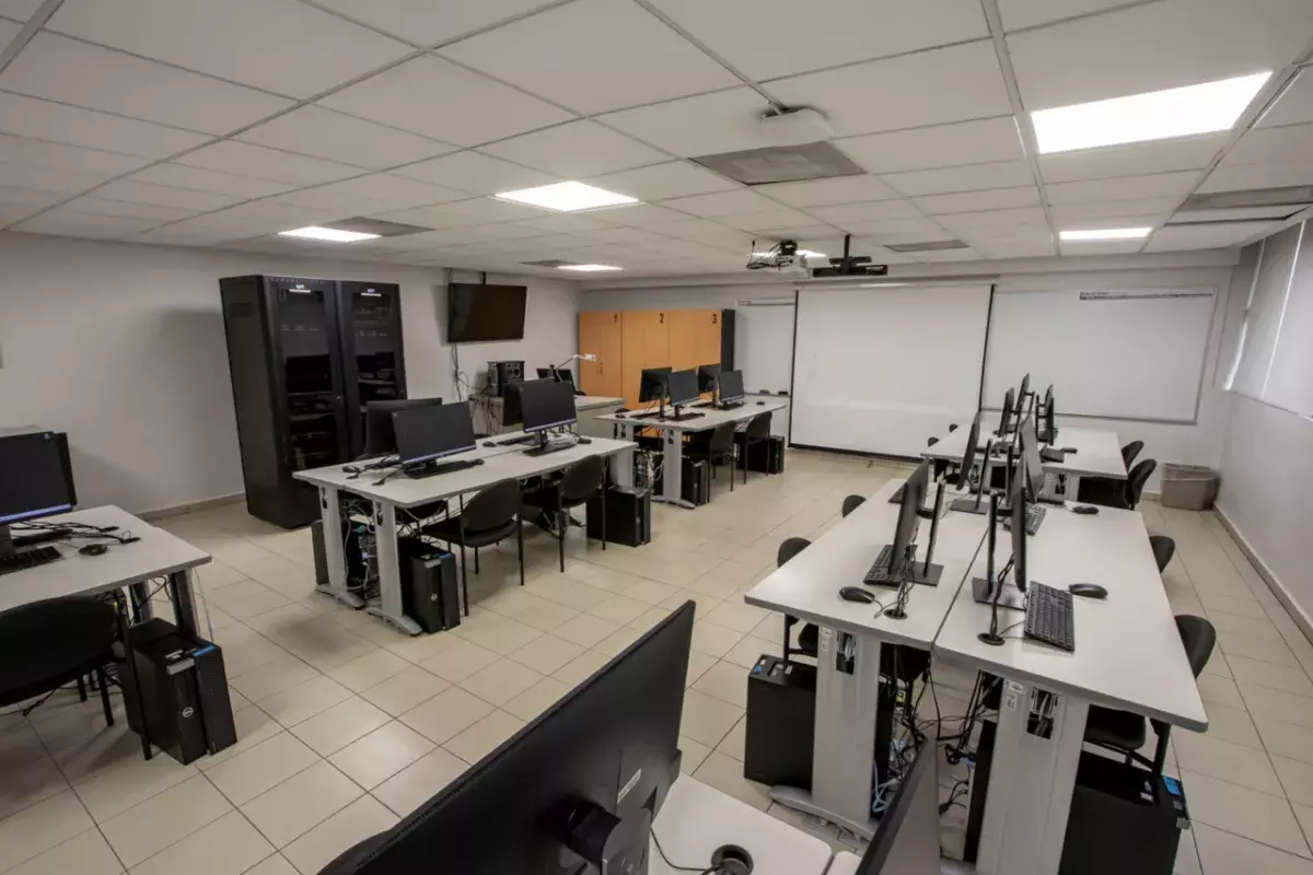 Laboratorio de Conectividad UDEM