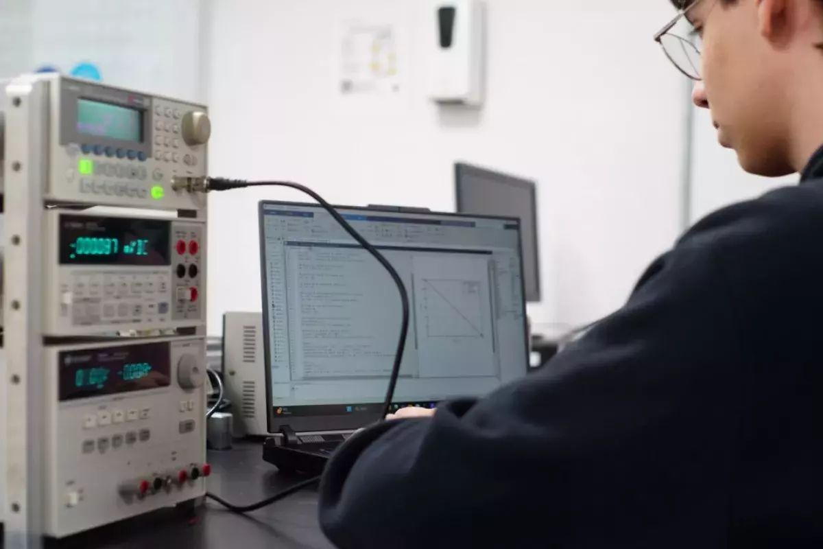 Laboratorio de Electrónica UDEM