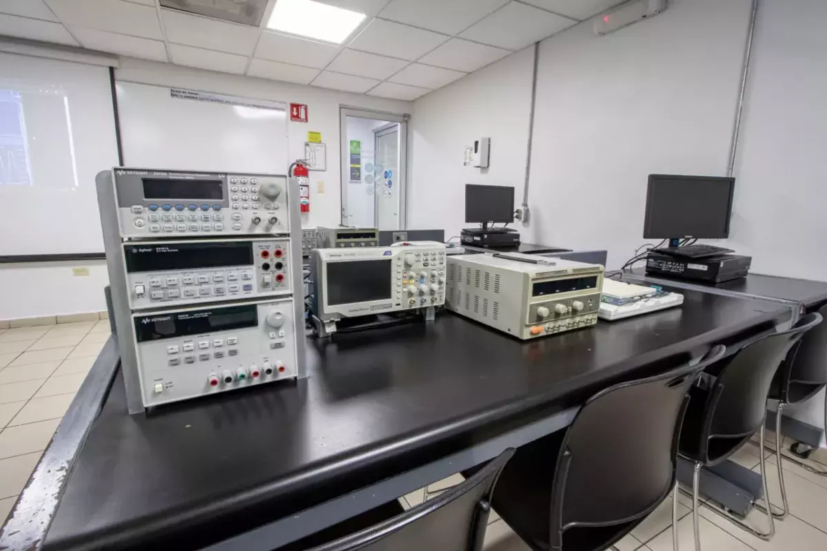 Laboratorio de Electrónica UDEM