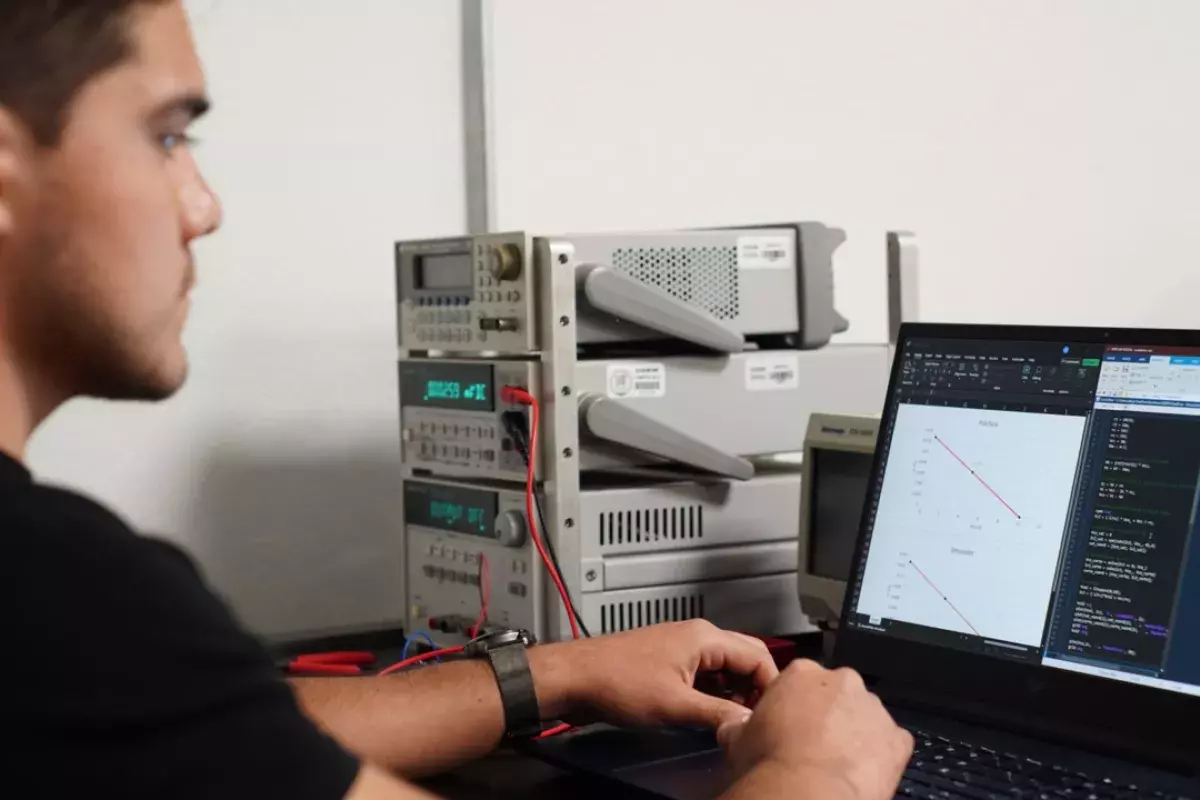Laboratorio de Electrónica UDEM