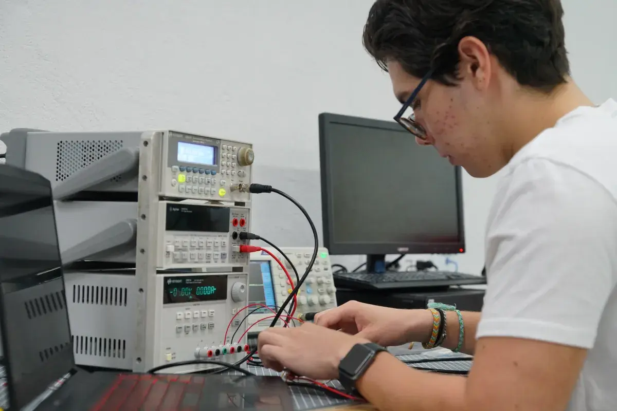 Electronics Laboratory UDEM
