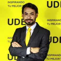 Tavera Ruiz, César