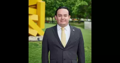 Alfredo Salinas, director de la Escuela de Odontología.