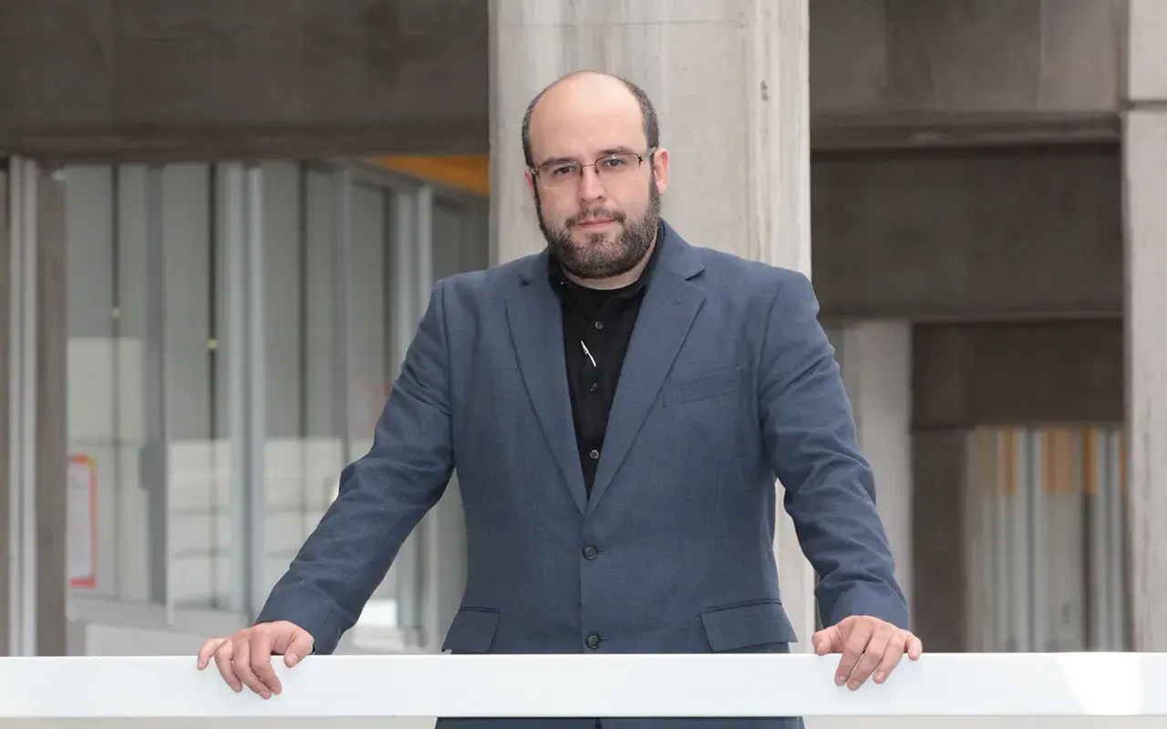 Profesor Luis Alberto García García