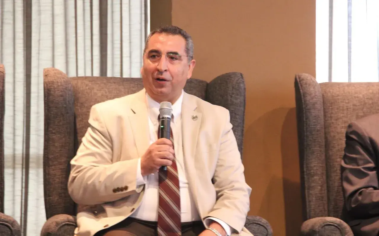 Fotografía de charla en la inauguración del Doctorado en Derecho