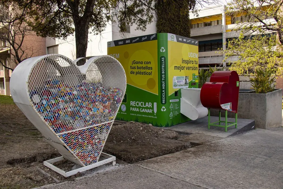 Archivo UDEM