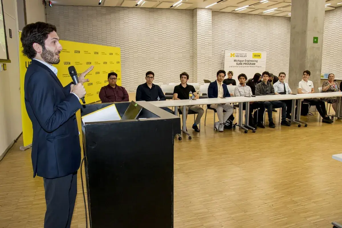 Archivo UDEM