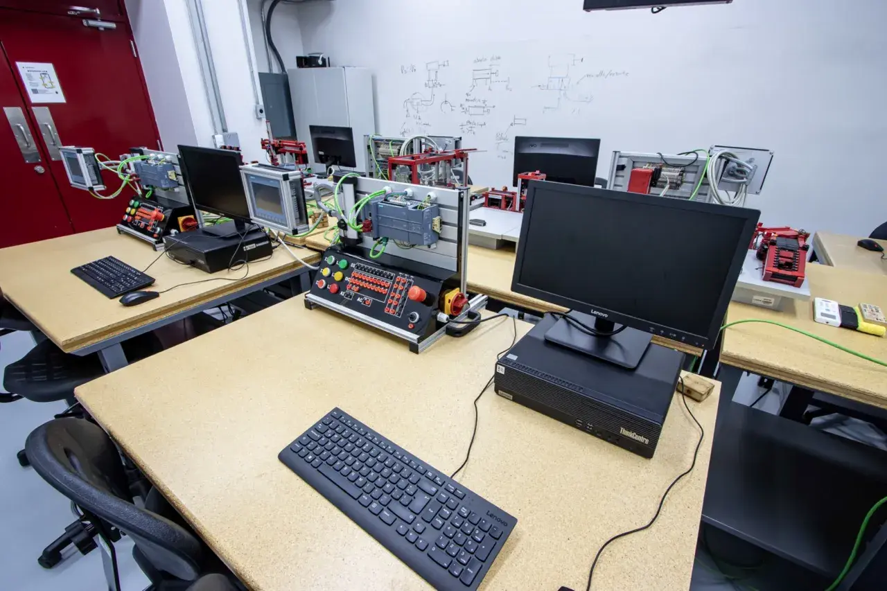 Laboratorio de Automatización UDEM